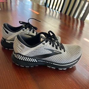 Brooks Women's Adrenaline GTS 22 Running Shoes